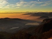 71 Laghi di Lecco e alta Brianza  fin verso il Monte Rosa nella luce e nei colori  dell'imminente tramonto